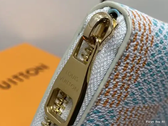 First bag cm LOUIS WALLET-10*20*2 ZIPPY VUITTON 0510